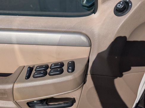 Used 2003 Ford Explorer XLT RWD image 16