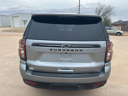 Used 2024 Chevrolet Suburban Z71 w/ Luxury Package image 4