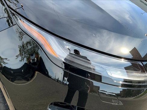 Used 2025 Land Rover Range Rover Evoque Dynamic SE image 13