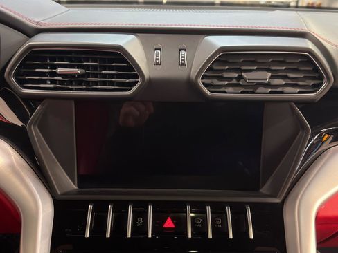 Used 2019 Lamborghini Urus image 21