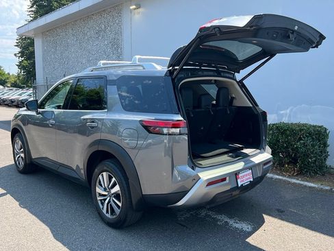 Certified 2024 Nissan Pathfinder SL AWD/4WD image 9