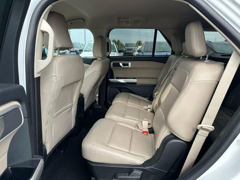 Used 2023 Ford Explorer XLT w/ Equipment Group 202A image 11