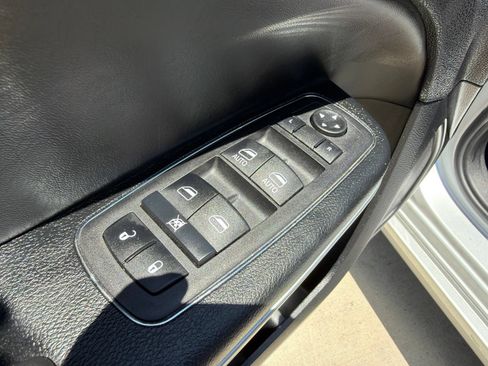 Used 2023 Chrysler 300 Touring w/ Sport Appearance Package RWD image 15