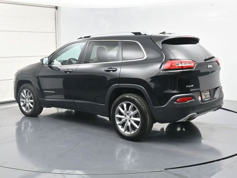 Used 2018 Jeep Cherokee Limited AWD/4WD image 19