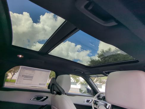 New 2026 Land Rover Range Rover Velar S AWD/4WD image 22