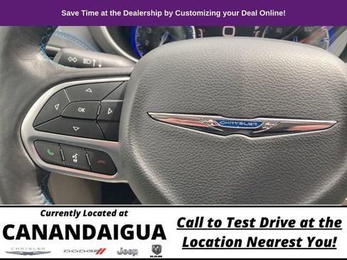 Used 2021 Chrysler Pacifica Touring-L image 15