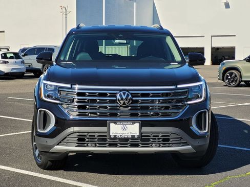 New 2026 Volkswagen Atlas SE FWD image 2