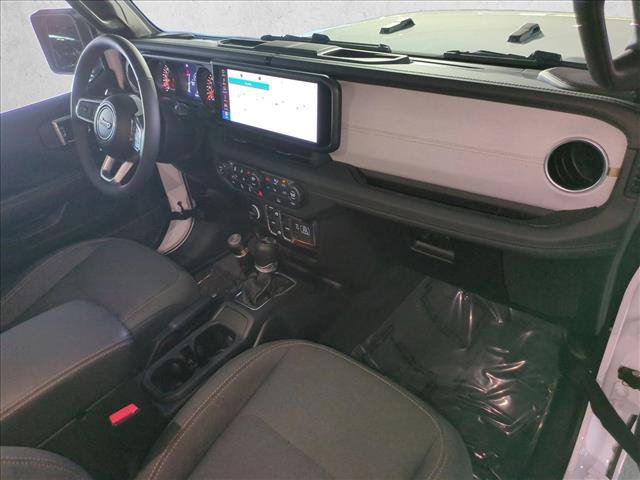 Used 2026 Jeep Wrangler Unlimited Sahara AWD/4WD image 20