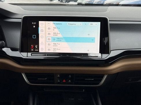 New 2026 Volkswagen Atlas Cross Sport SEL R-Line image 7