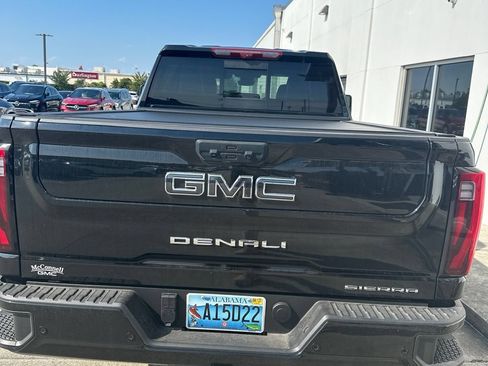 Used 2025 GMC Sierra 2500 Denali Ultimate AWD/4WD image 6