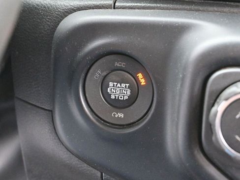 Used 2023 Jeep Gladiator Sport image 23