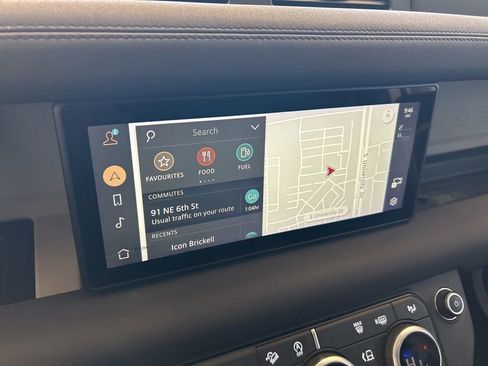 Used 2020 Land Rover Defender 110 SE image 10