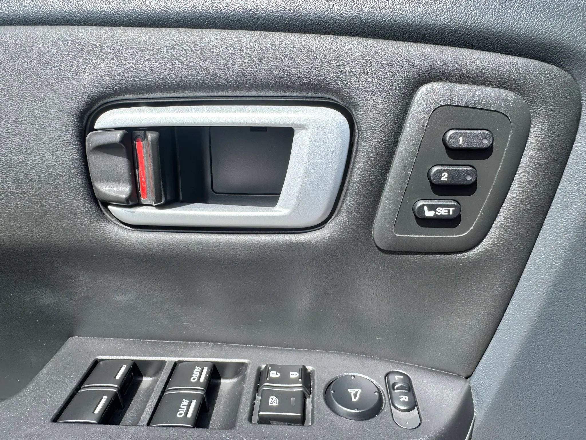 Used 2015 Honda Pilot Touring image 40