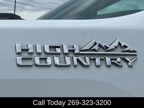 Used 2023 Chevrolet Silverado 2500 High Country w/ Z71 Off-Road Package AWD/4WD image 2