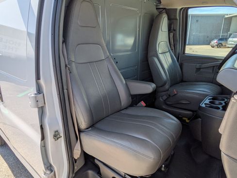 Used 2023 Chevrolet Express 2500 w/ Driver Convenience Package RWD image 18