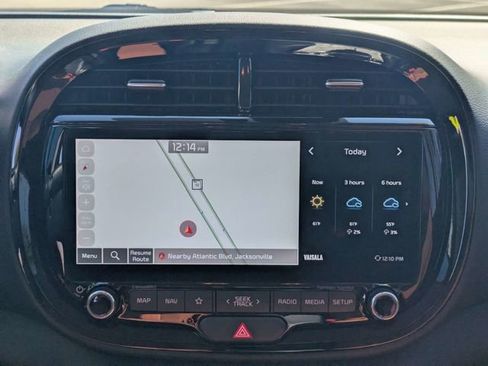 Used 2025 Kia Soul EX image 18