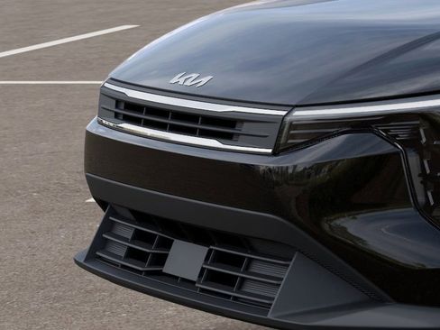 New 2025 Kia K4 LXS image 11