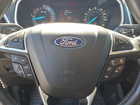 Used 2017 Ford Edge SEL image 5