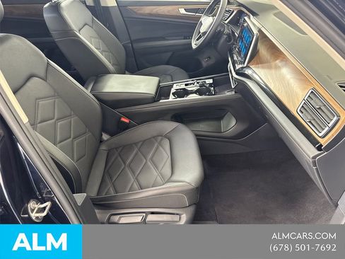 Used 2025 Volkswagen Atlas SE image 17