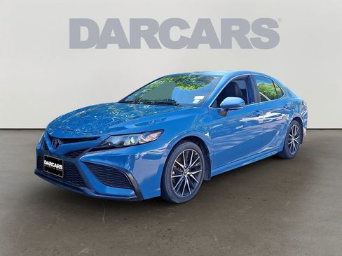 Used 2024 Toyota Camry SE FWD image 3