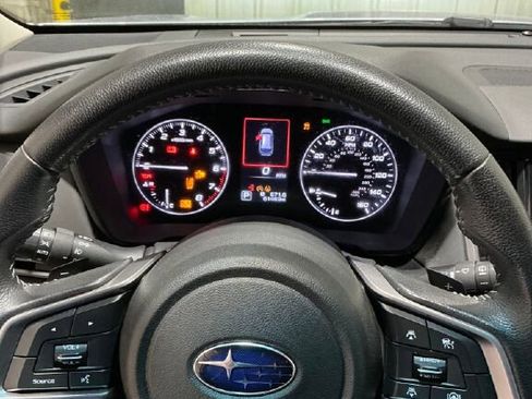 Used 2021 Subaru Outback Premium image 5