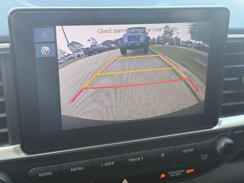 Used 2023 Hyundai Venue SEL w/ Cargo Package image 14