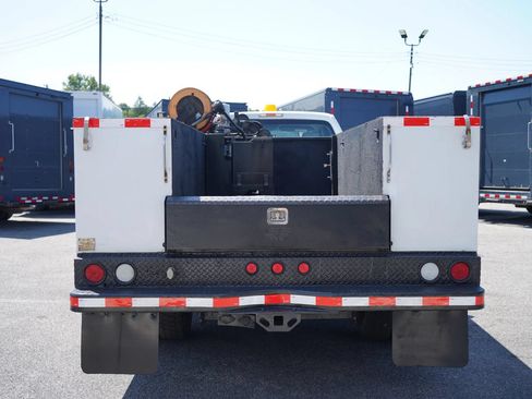 Used 2013 Ford F550 4x4 Crew Cab Super Duty w/ Payload Upgrade Pkg image 5