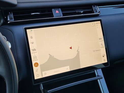 New 2026 Land Rover Range Rover Velar Dynamic SE image 17