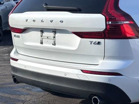 Used 2018 Volvo XC60 T6 Momentum w/ Advanced Package image 12