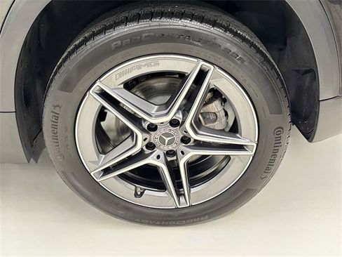 Used 2023 Mercedes-Benz GLA 250 4MATIC image 32