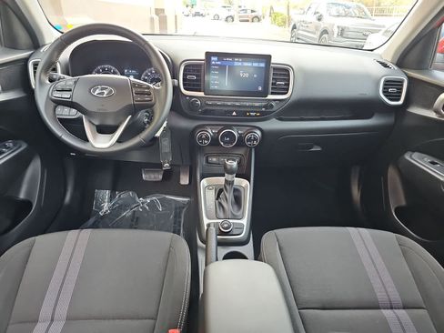 Certified 2022 Hyundai Venue SEL FWD image 14