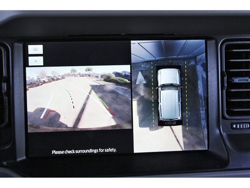 Used 2023 Ford Bronco Wildtrak image 22