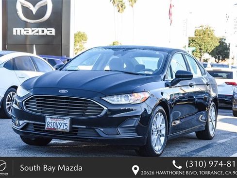 Used 2020 Ford Fusion SE image 3