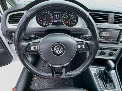 Used 2017 Volkswagen Golf S FWD image 38