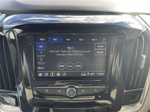 Used 2023 Chevrolet Traverse LS image 27