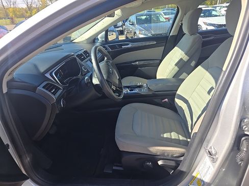 Used 2018 Ford Fusion S image 10