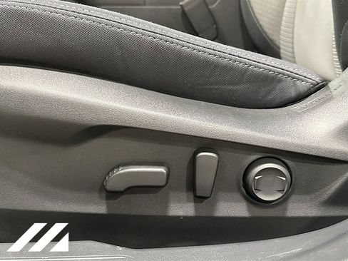 Used 2024 Subaru Outback Premium image 20