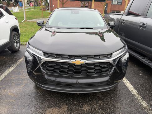 Certified 2024 Chevrolet Trax LS w/ LS Convenience Package FWD image 4