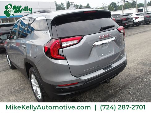 Used 2023 GMC Terrain SLE w/ Driver Convenience Package AWD/4WD image 5