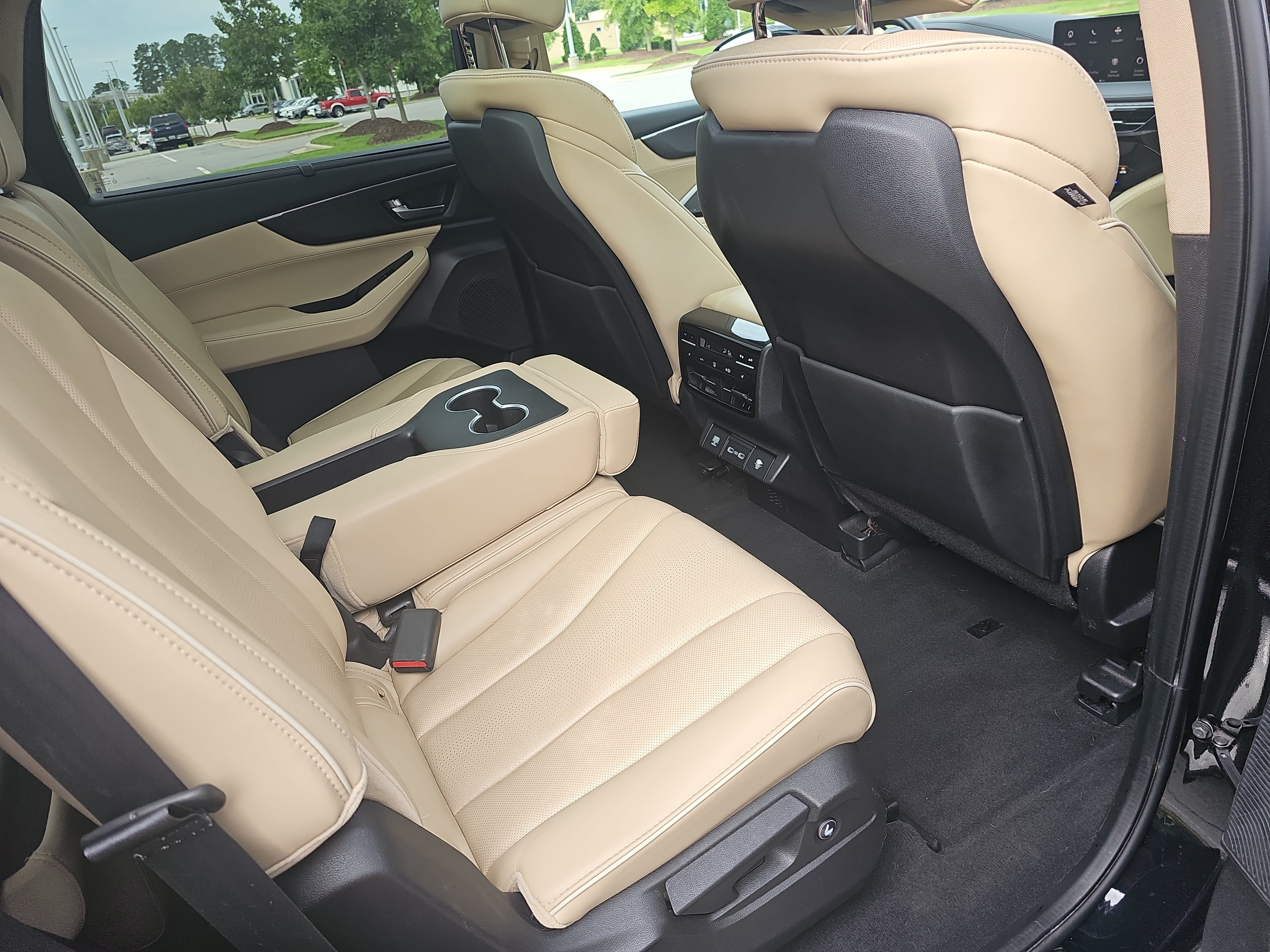 Certified 2024 Acura MDX w/ Advance Package AWD/4WD image 11