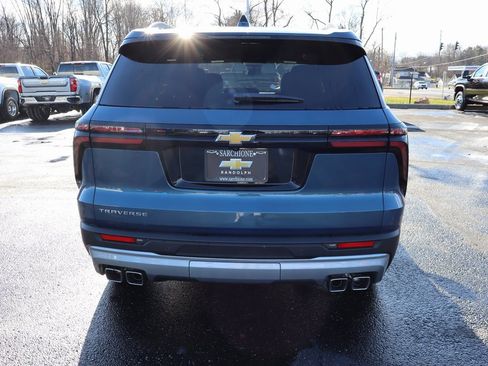 Used 2025 Chevrolet Traverse LT w/ Driver Confidence Package image 30