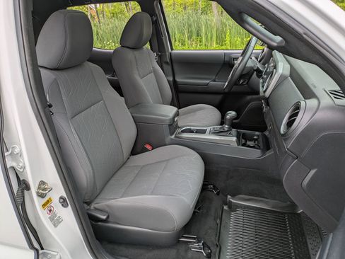 Used 2017 Toyota Tacoma 4x4 Double Cab image 22