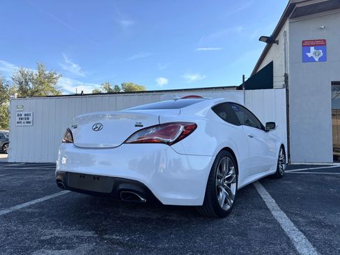Used 2016 Hyundai Genesis Coupe 3.8 image 5
