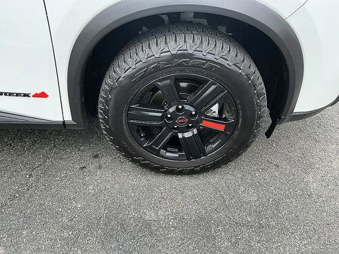 Certified 2025 Nissan Rogue SV image 10