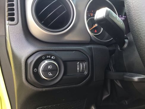 Used 2023 Jeep Gladiator Sport AWD/4WD image 18