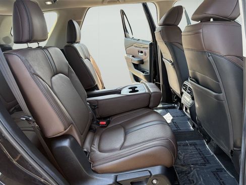 Used 2025 Honda Pilot Elite image 14