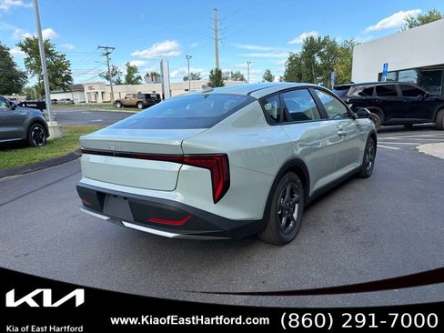New 2026 Kia K4 FWD image 8