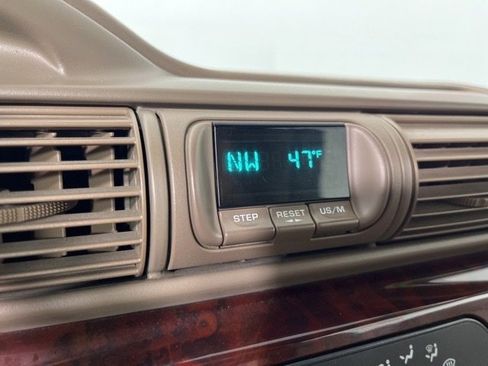 Used 2003 Chrysler Sebring LXi image 28