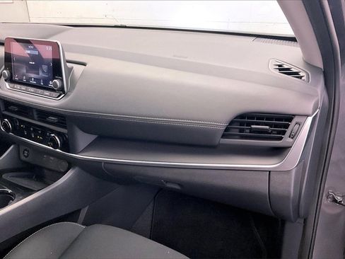 Certified 2025 Nissan Rogue S image 14