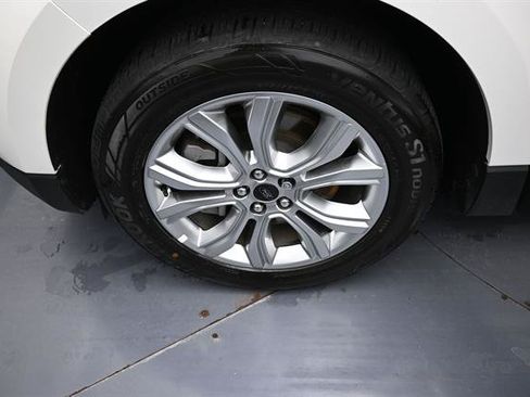 Certified 2024 Ford Edge Titanium AWD/4WD image 18